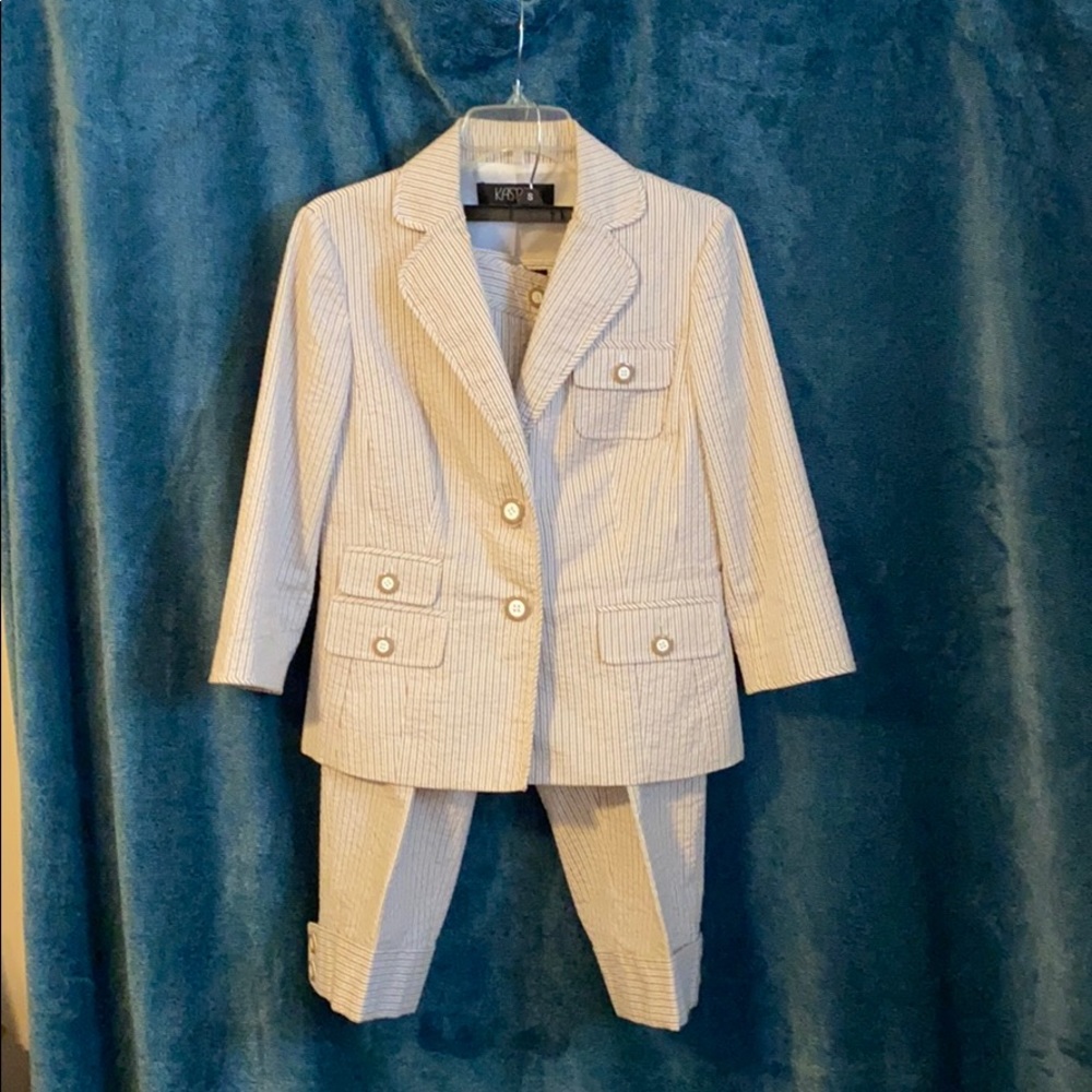 Kasper white & tan seersucker pantsuit